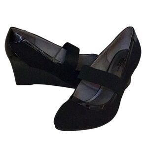 Life Stride Womens Memory Foam Black Wedge Shoes 9.5